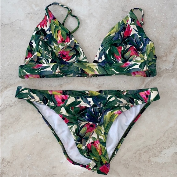 Floral Bikini Set - Size Medium/ Large - Picture 1 of 6